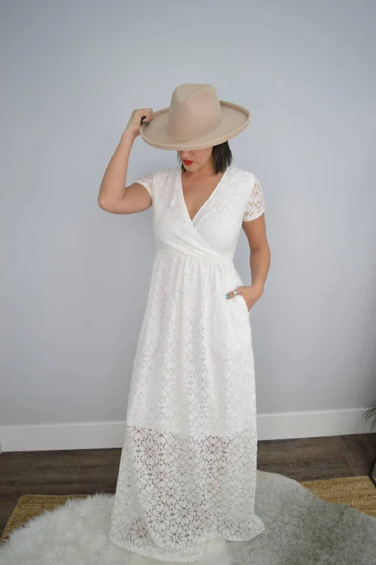 Women's Vacation Outfit Set Boho Dreams Lace Dress in Blanc