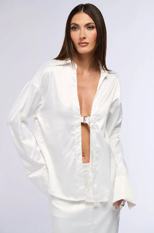 High Street Women's Fashion for Trendy Shoppers BELLISSIMA SATIN FINISH COLLARED BLOUSE IN WHITE