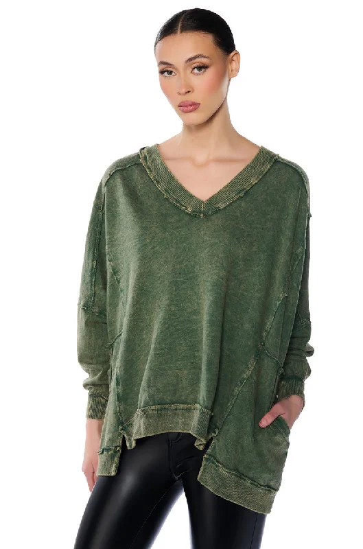 Women's Resort Garments ARIA OVERSIZED V NECK SWEATSHIRT