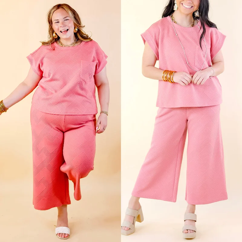 Women's Resort Apparel Glamour on the Go Textured Wide Leg Pant in Coral