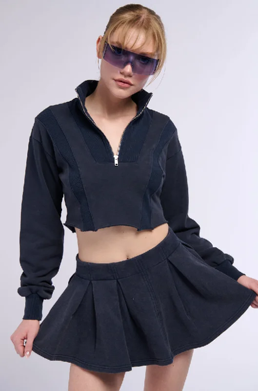 Evening Elegance THINKING OF A PLACE HALF ZIP LONG SLEEVE CROP SWEATSHIRT